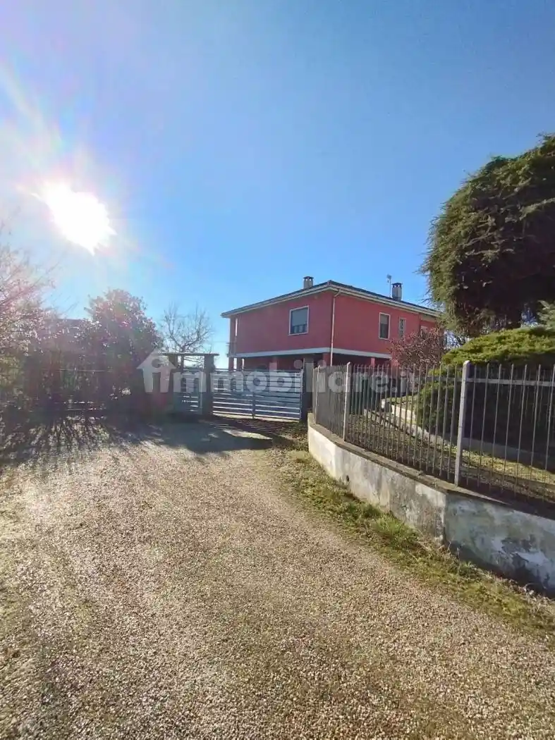 Villa in vendita a Pralormo