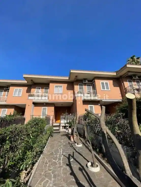 Villetta a schiera in vendita a Roma