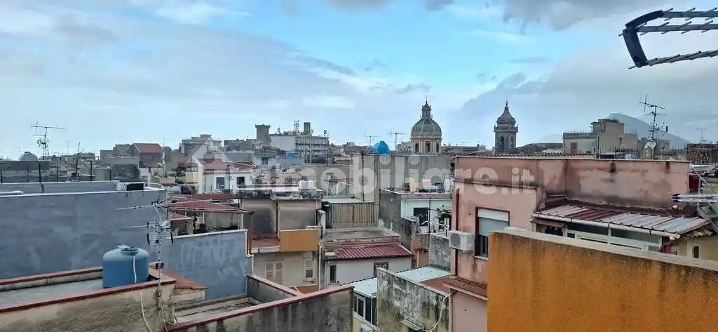 Palazzo - Edificio in vendita a Carini