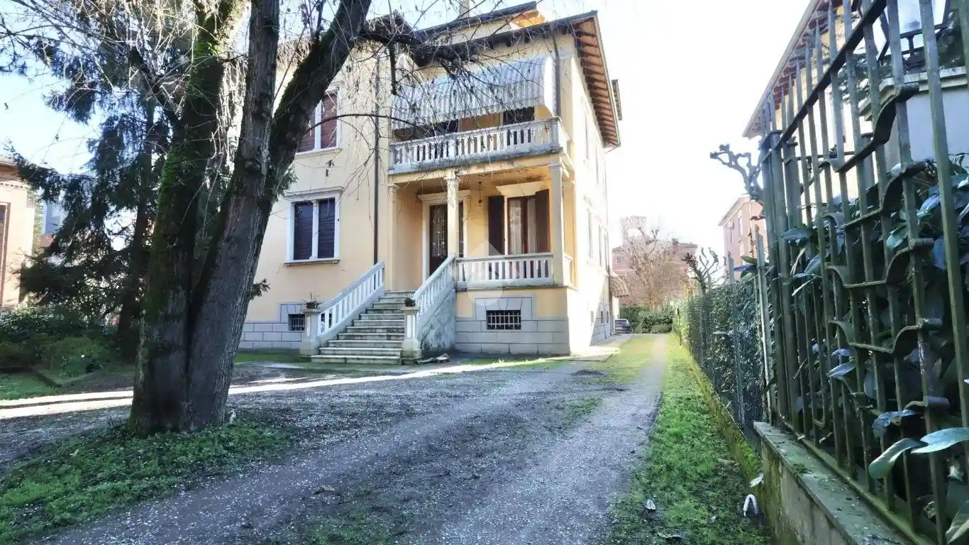 Villa in vendita a Reggio Emilia