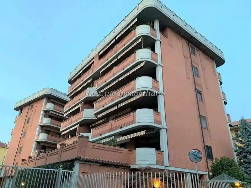 Appartamento in affitto a Novara