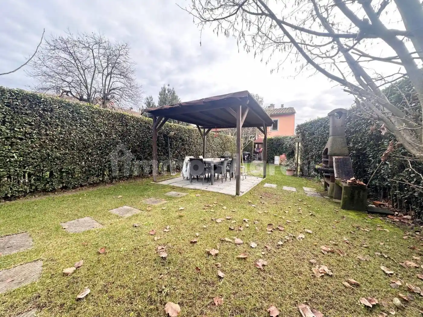 Casa indipendente in vendita a Campi Bisenzio