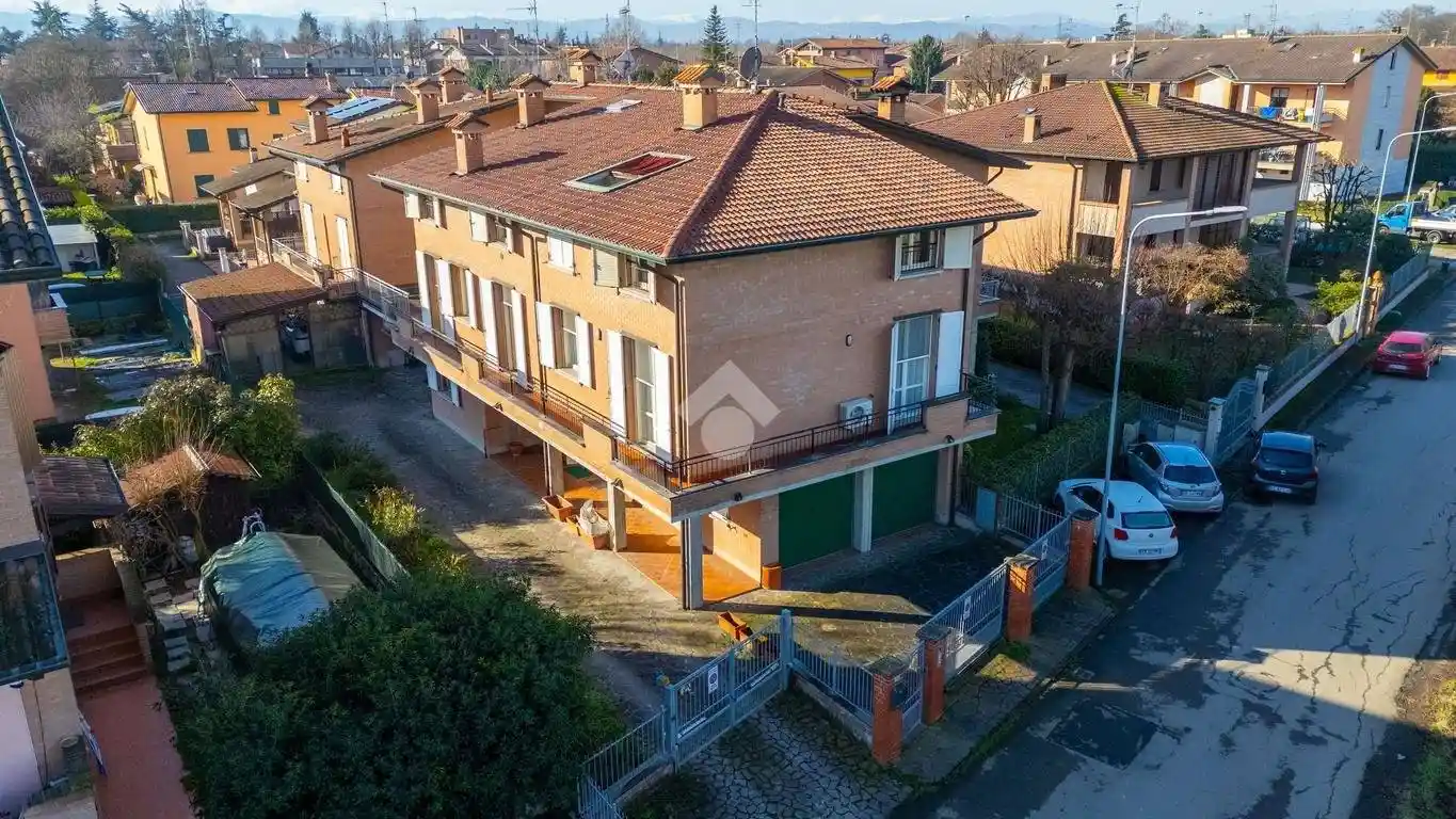 Casa indipendente in vendita a Reggio Emilia