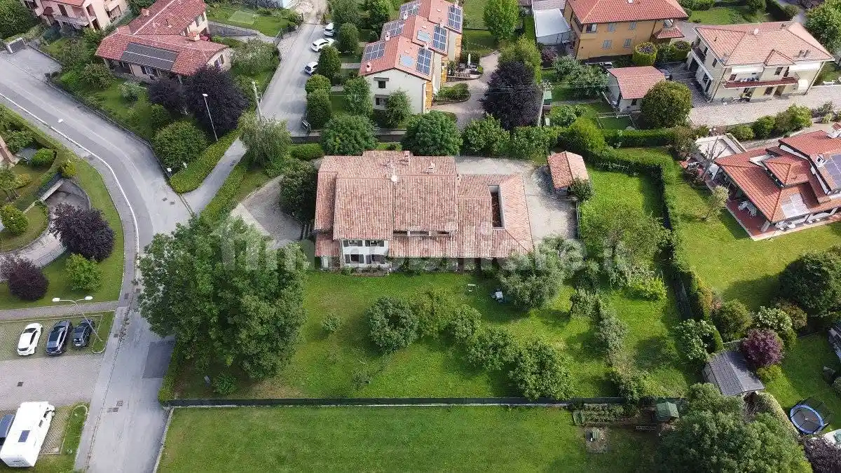 Villa in vendita a Cassago Brianza