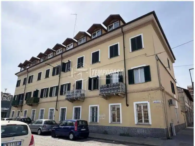 Palazzo - Edificio in vendita a Torino