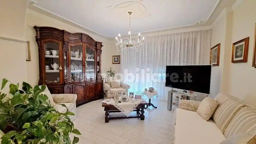 Appartamento in vendita a Cascina