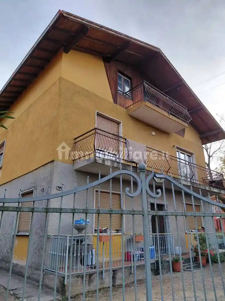 Villa in vendita a Porto Valtravaglia