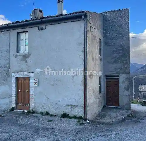 Villa in vendita a Pescosansonesco