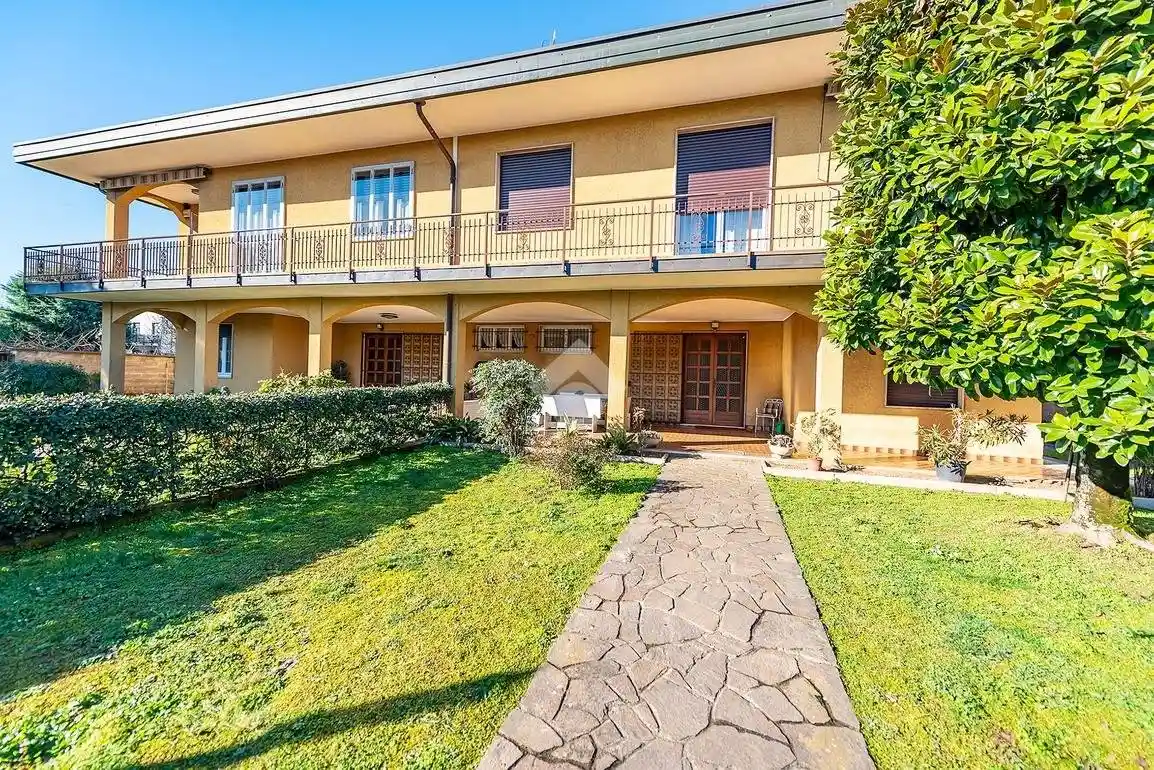 Villa in vendita a Lainate
