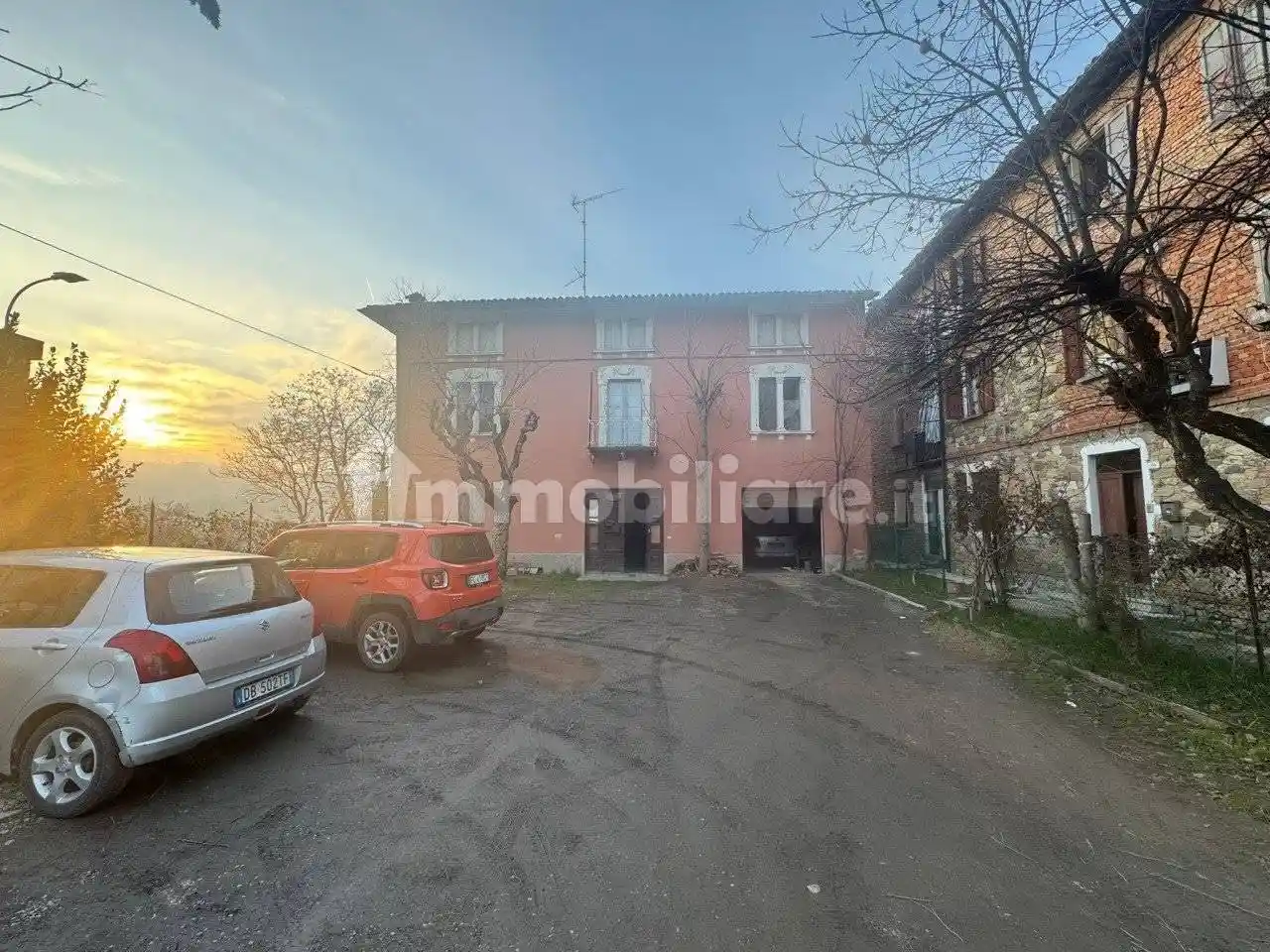 Villa in vendita a Canossa