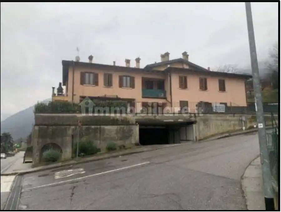 Appartamento in vendita a Caino