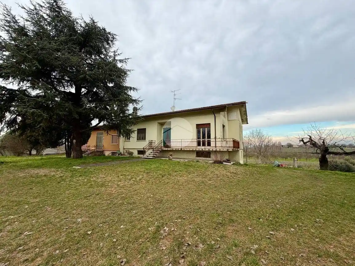 Villa in vendita a Valeggio sul Mincio