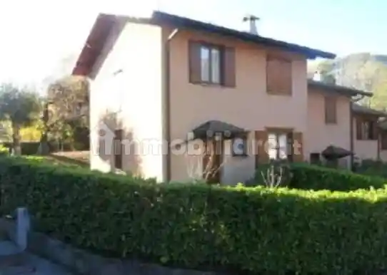 Villetta a schiera in vendita a Magreglio