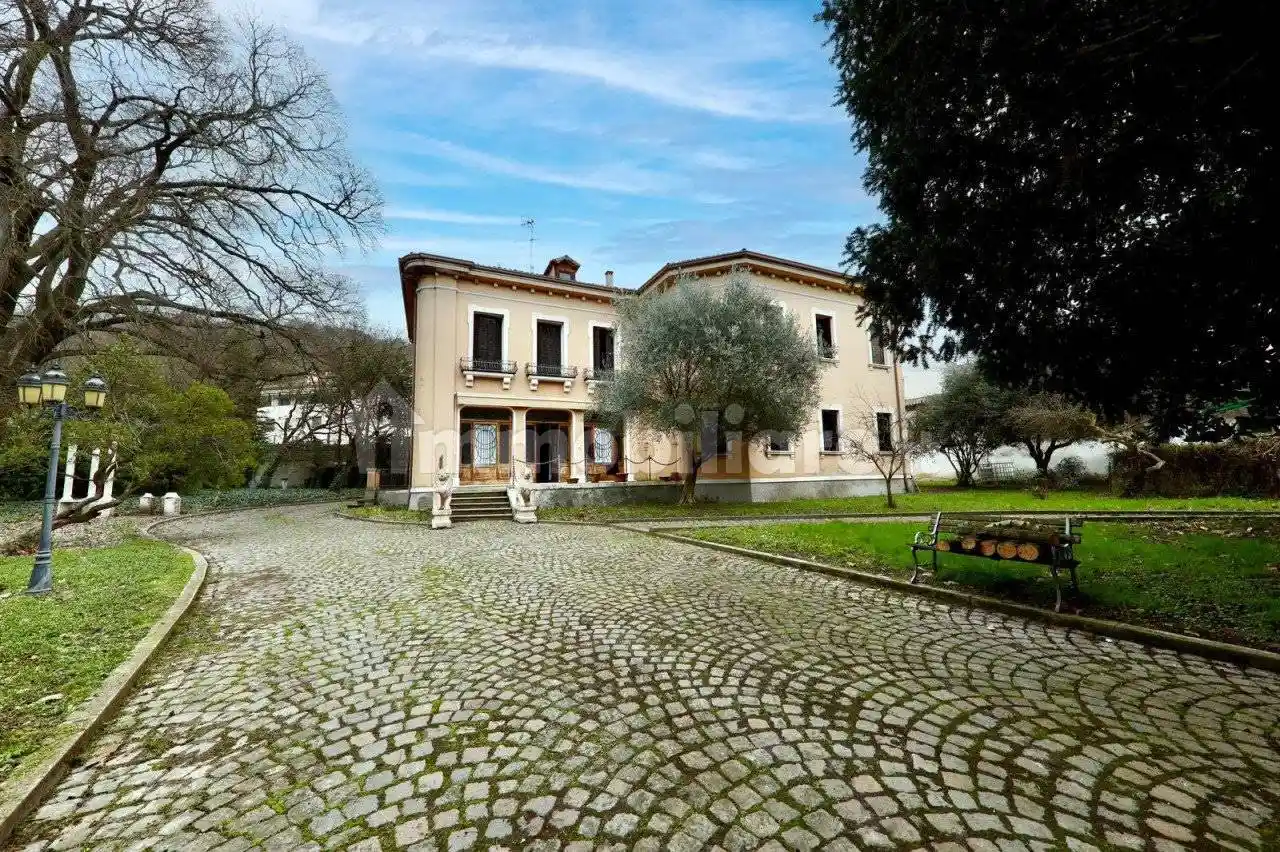 Casa indipendente in vendita a Este