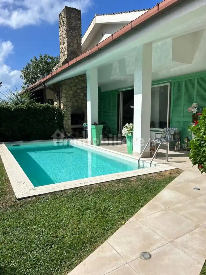 Villa in vendita a Ladispoli