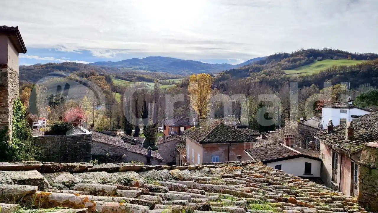 Palazzo - Edificio in vendita a Alta Val Tidone