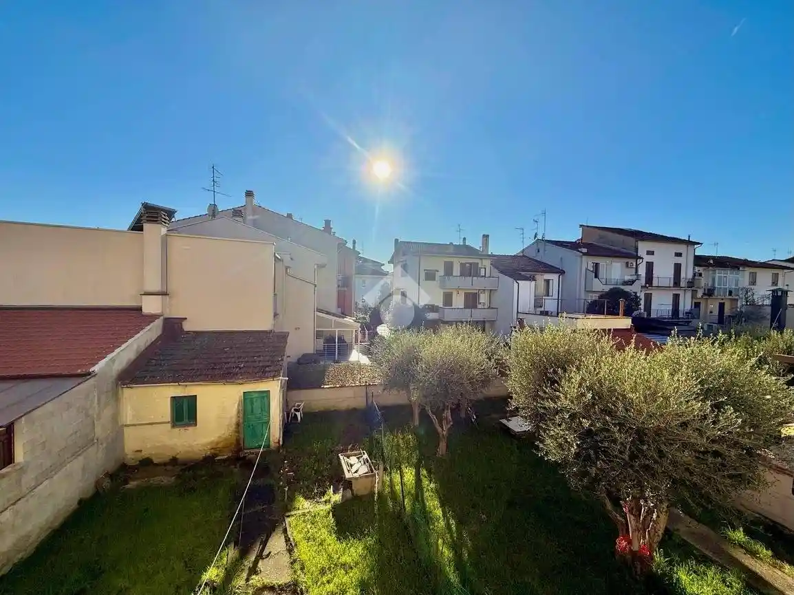 Casa indipendente in vendita a Prato
