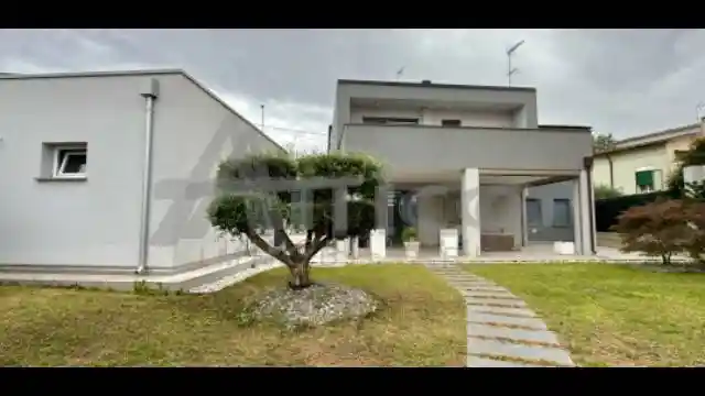 Villa in vendita a Rovigo