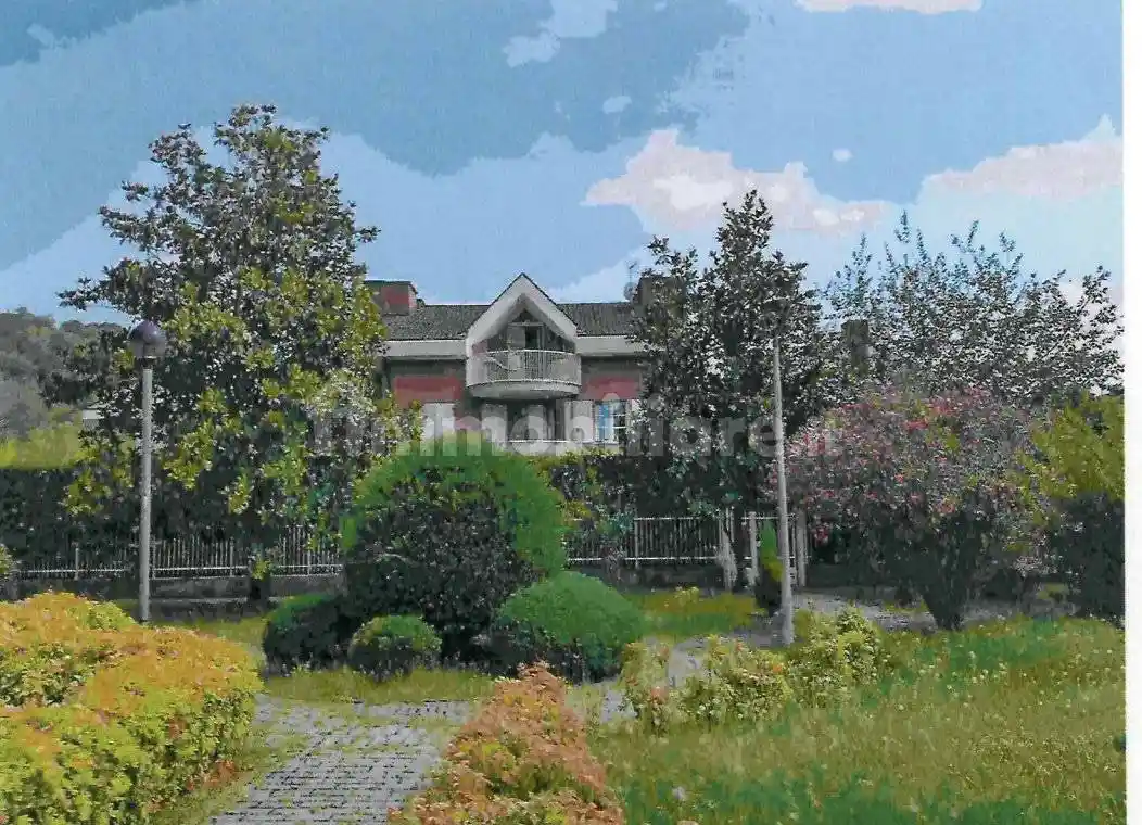 Appartamento in vendita a Malnate