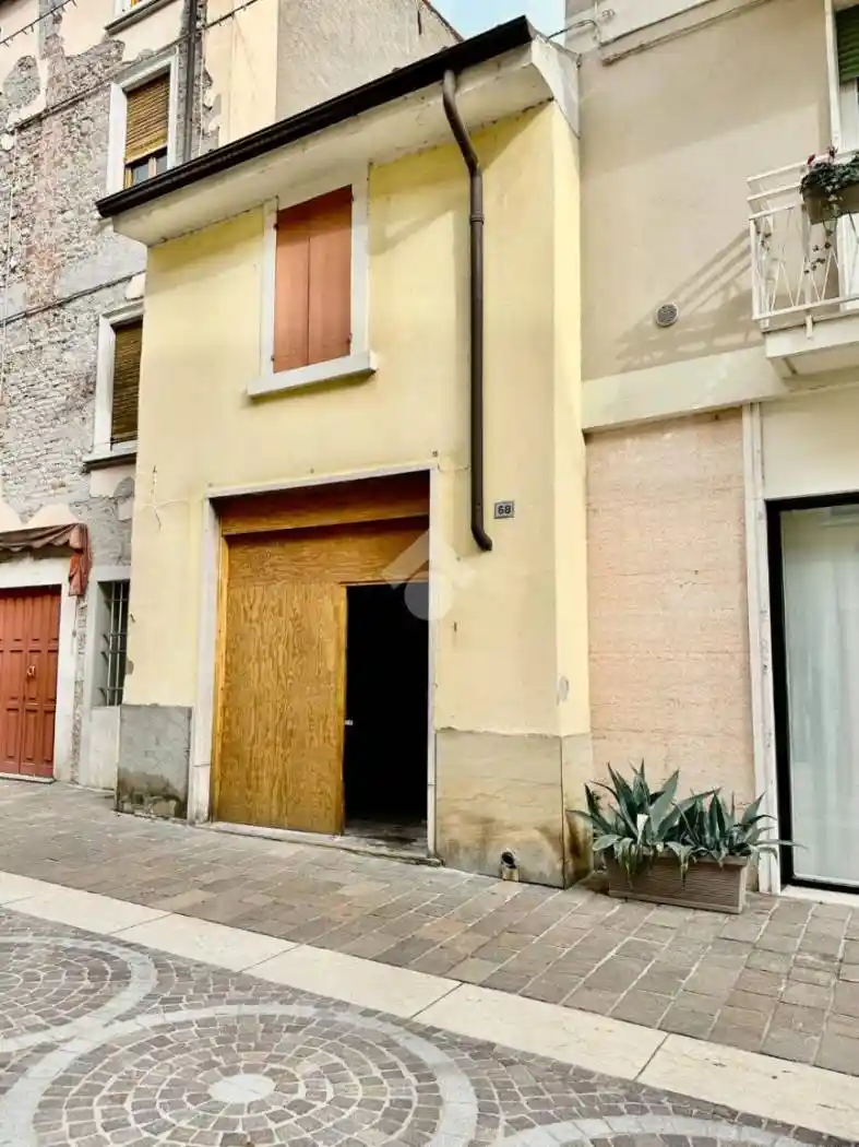 Casa indipendente in vendita a Bussolengo