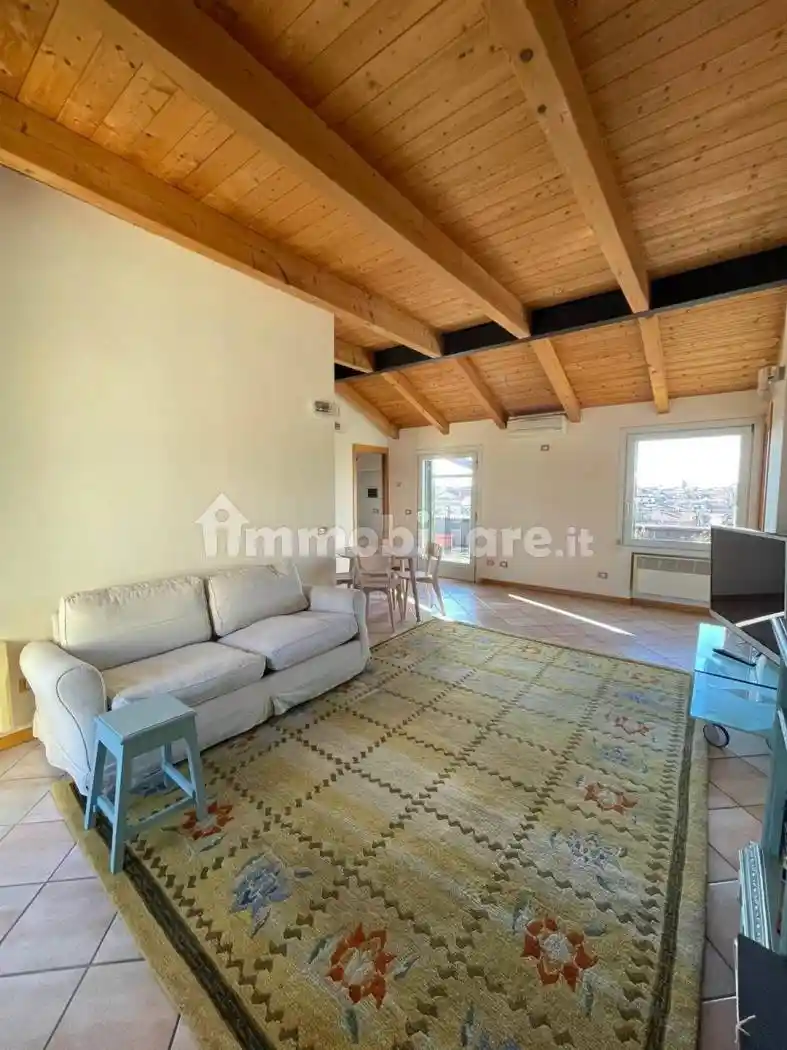 Appartamento in affitto a Verona