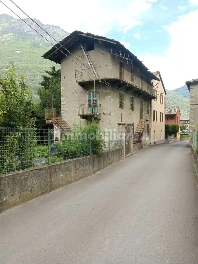 Casa indipendente in vendita a Donnas