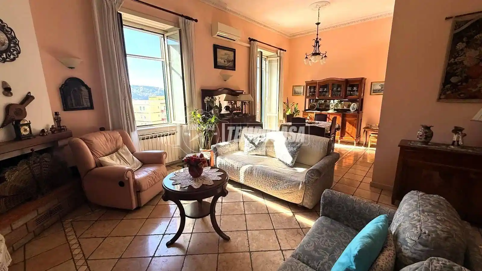 Appartamento in vendita a Napoli