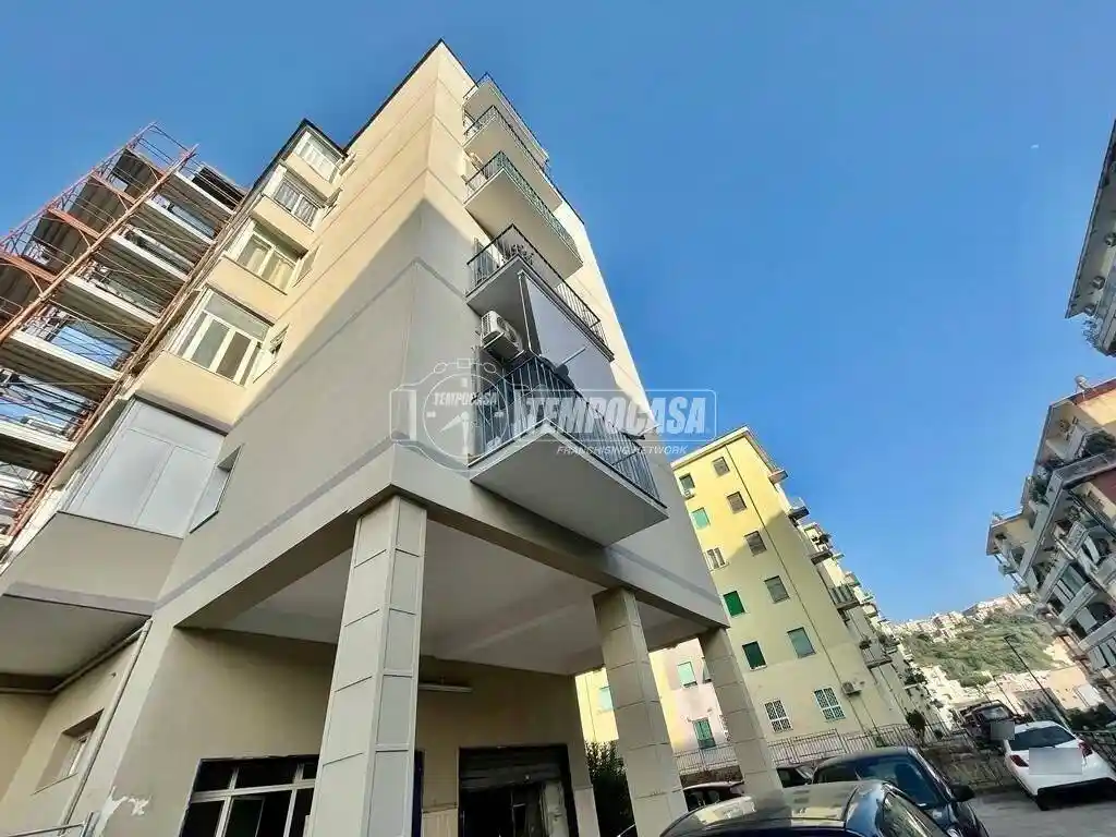 Appartamento in vendita a Napoli
