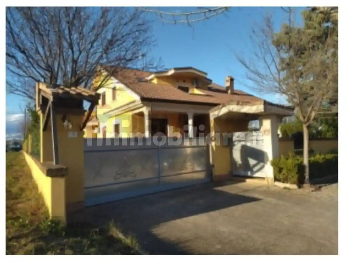 Villa in vendita a Nocciano