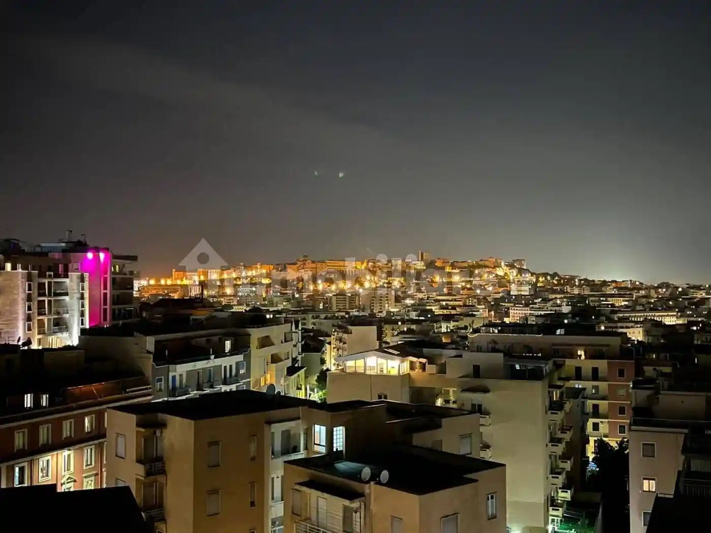 Palazzo - Edificio in affitto a Cagliari