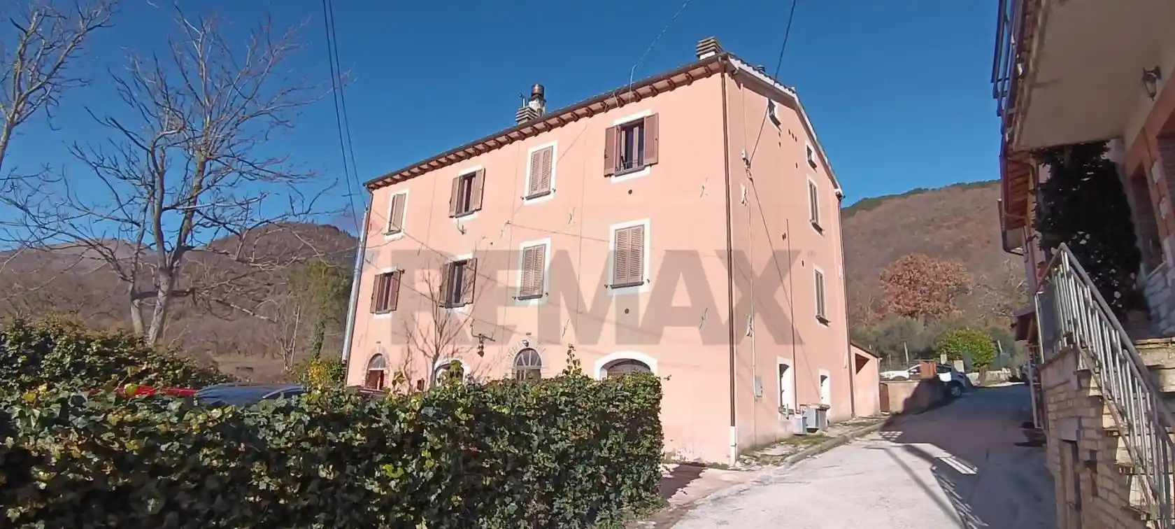 Casa indipendente in vendita a Fossato di Vico