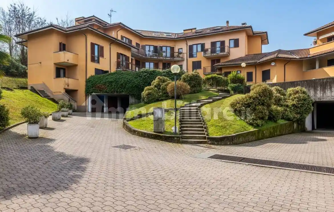 Appartamento in vendita a Porto Valtravaglia