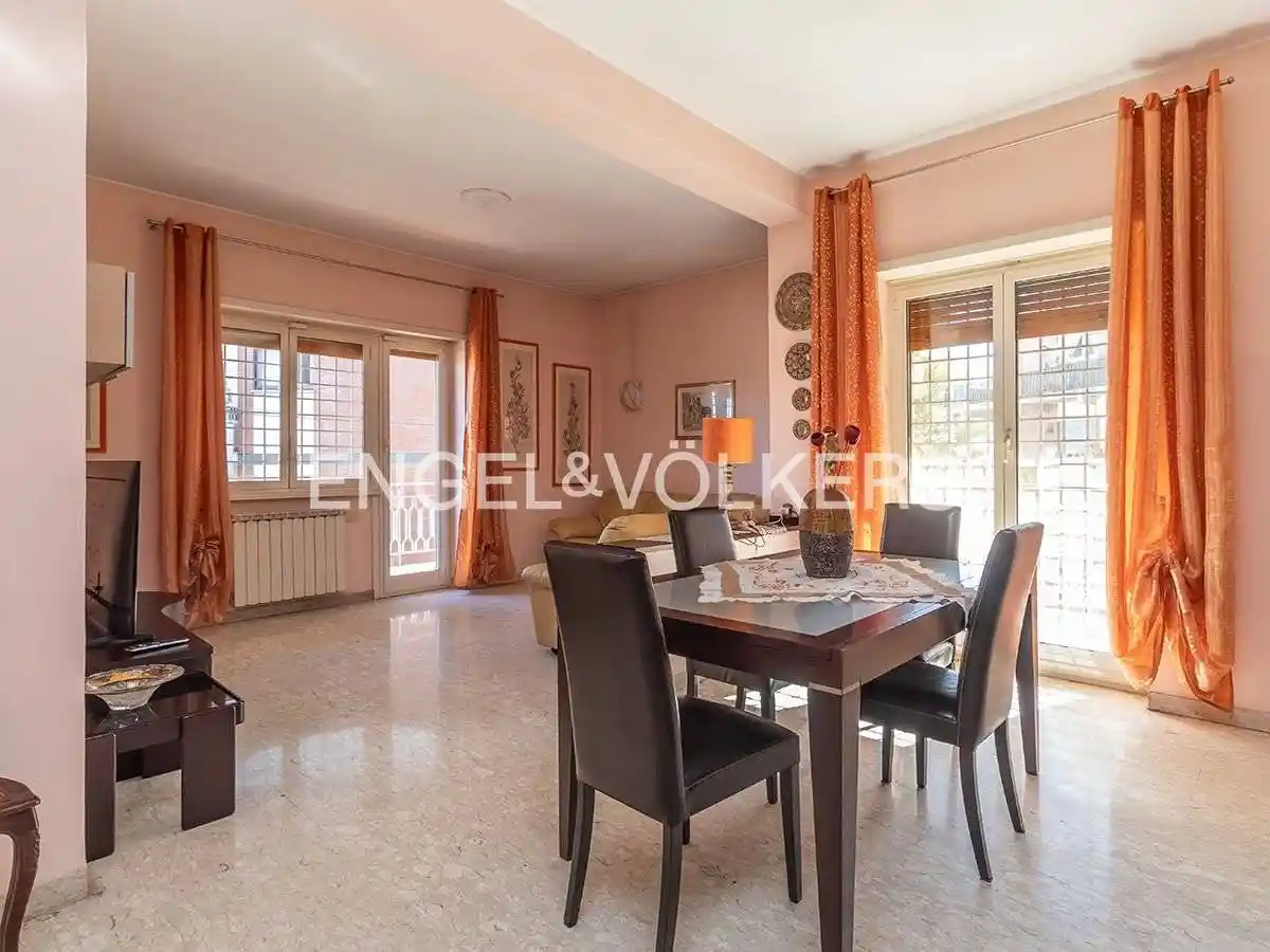 Appartamento in vendita a Roma