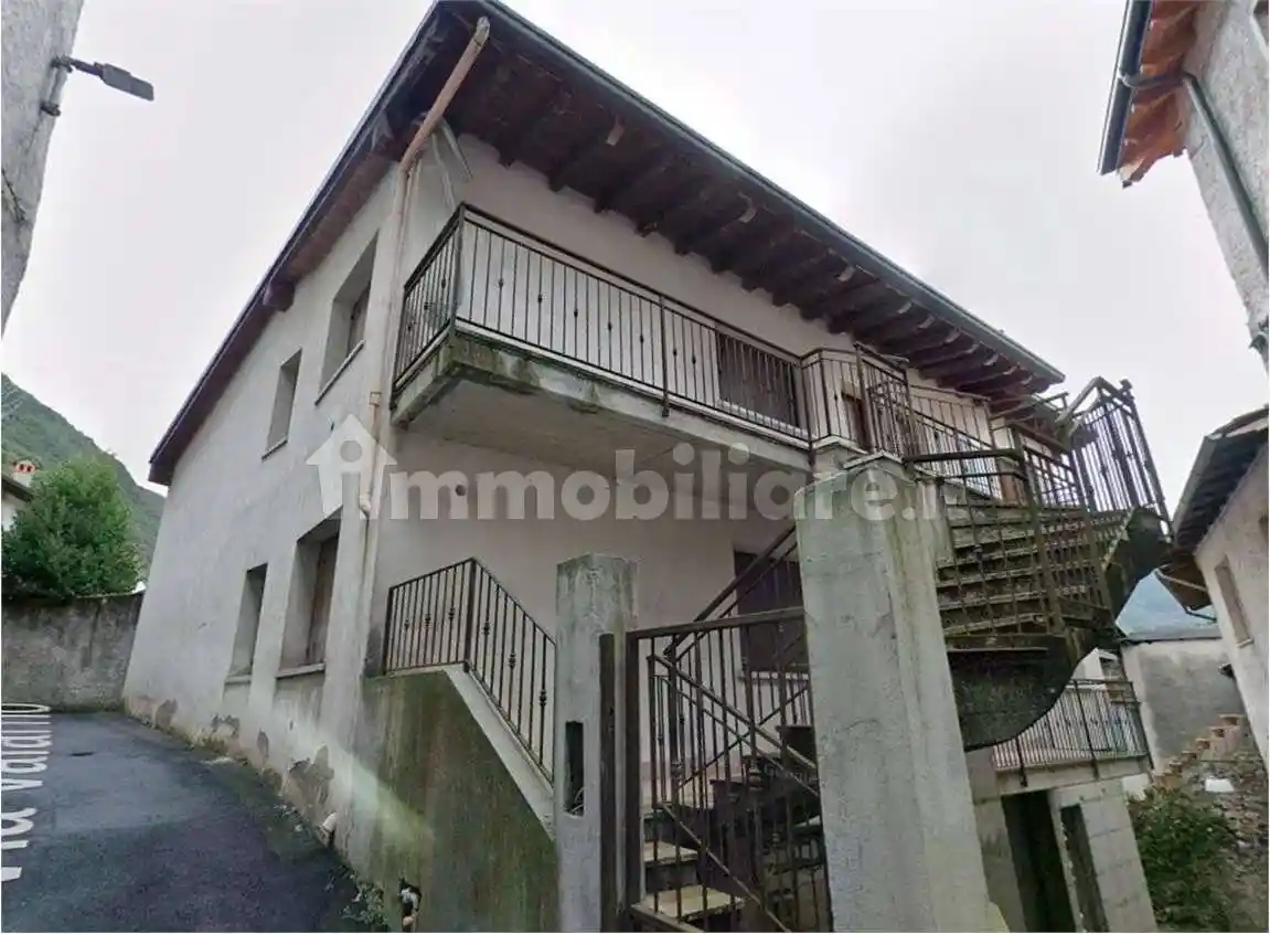 Palazzo - Stabile in vendita a Malegno