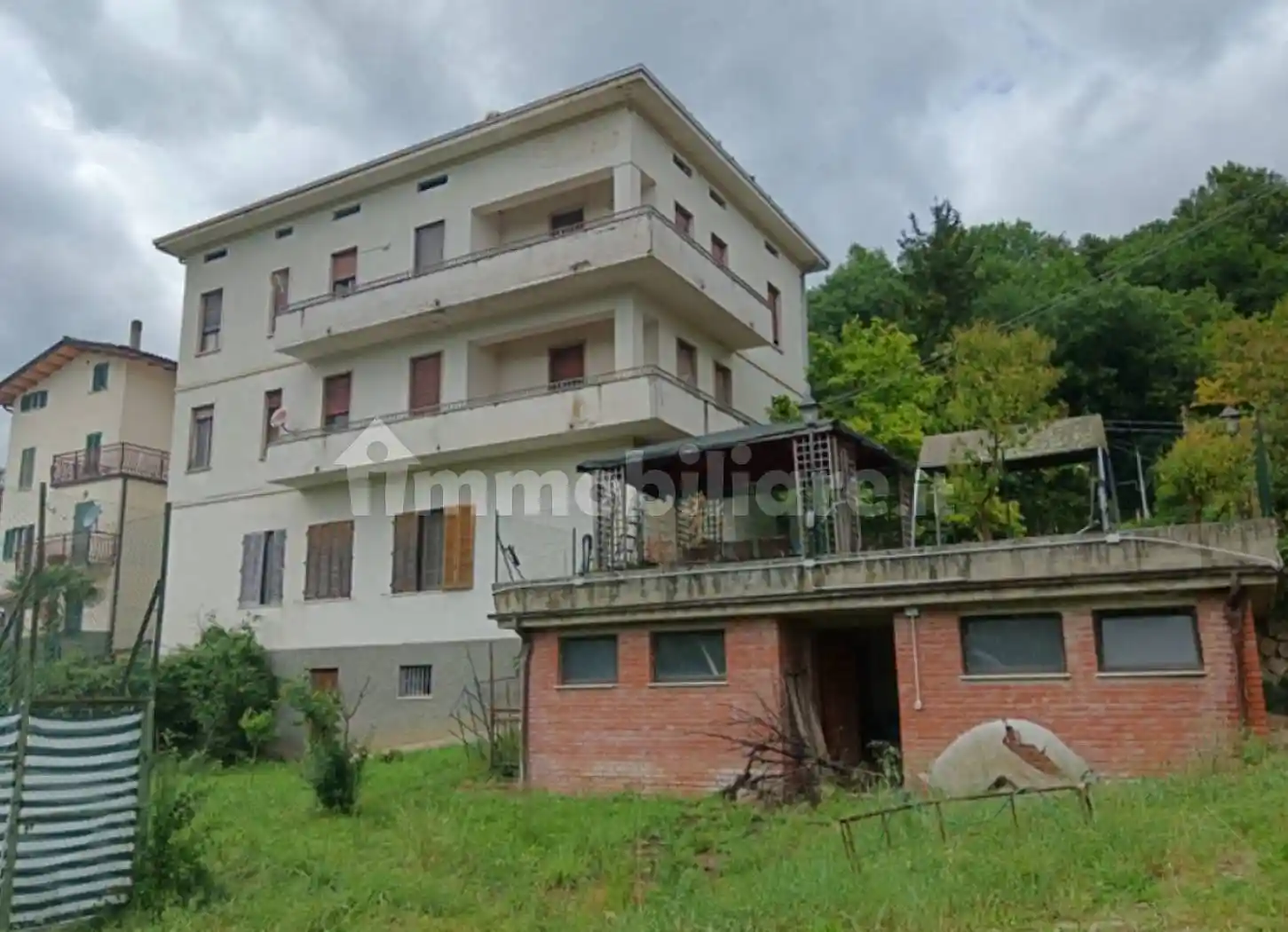 Palazzo - Stabile in vendita a Perugia