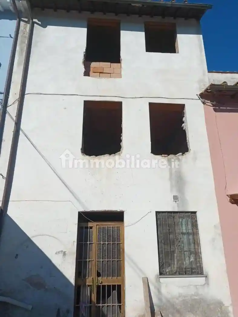 Casa indipendente in vendita a Lucca