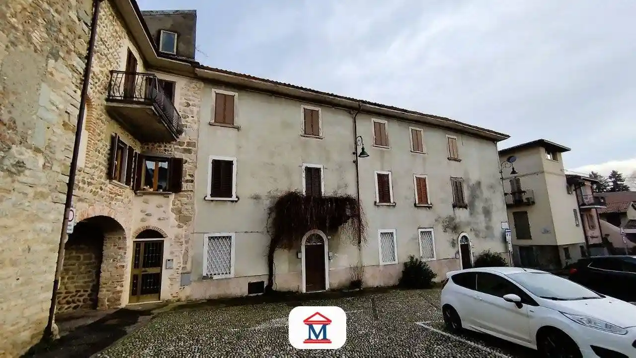 Palazzo - Edificio in vendita a Almenno San Salvatore