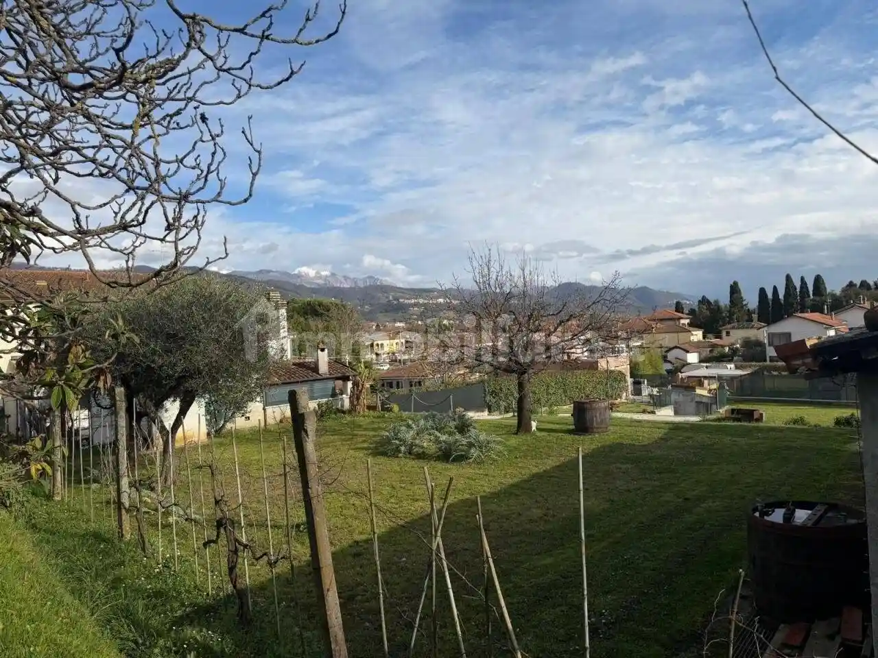 Casa indipendente in vendita a Sarzana