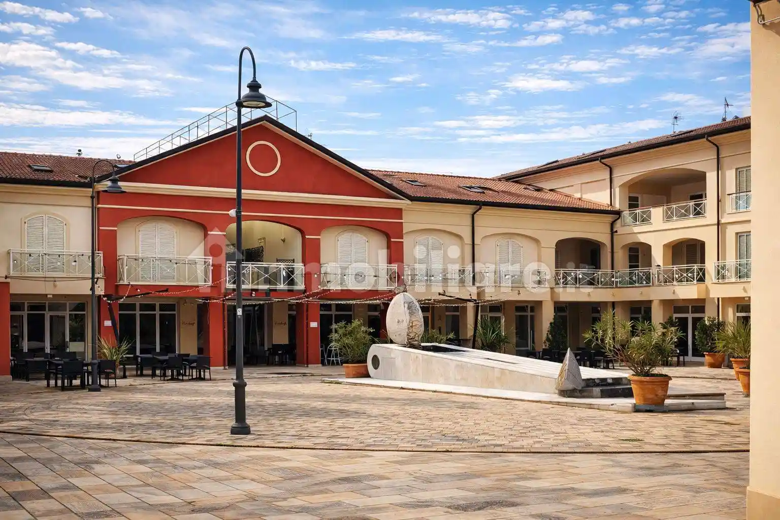 Appartamento in vendita a Montignoso