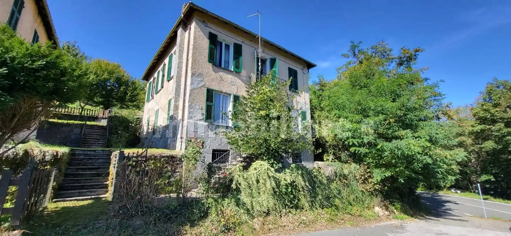 Casa indipendente in vendita a Rezzoaglio