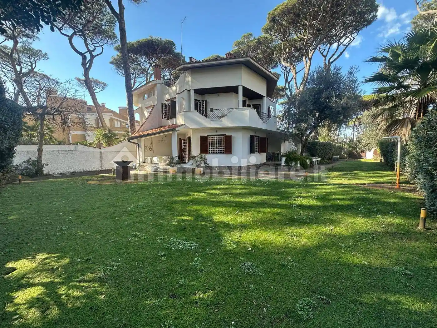 Villa in affitto a Fiumicino