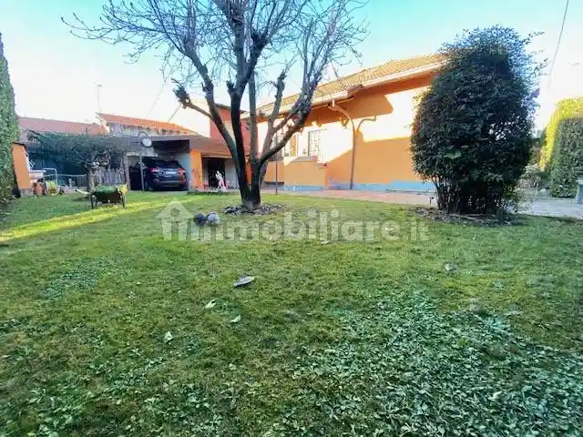 Villa in vendita a Fino Mornasco