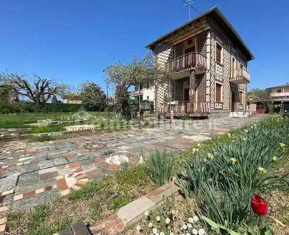 Villa in vendita a Cadorago