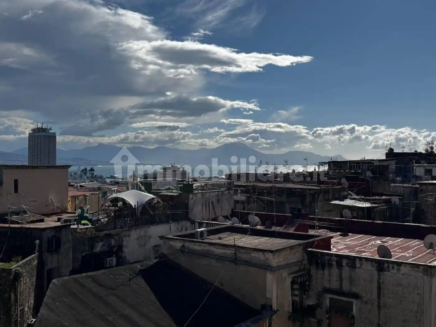 Appartamento in vendita a Napoli