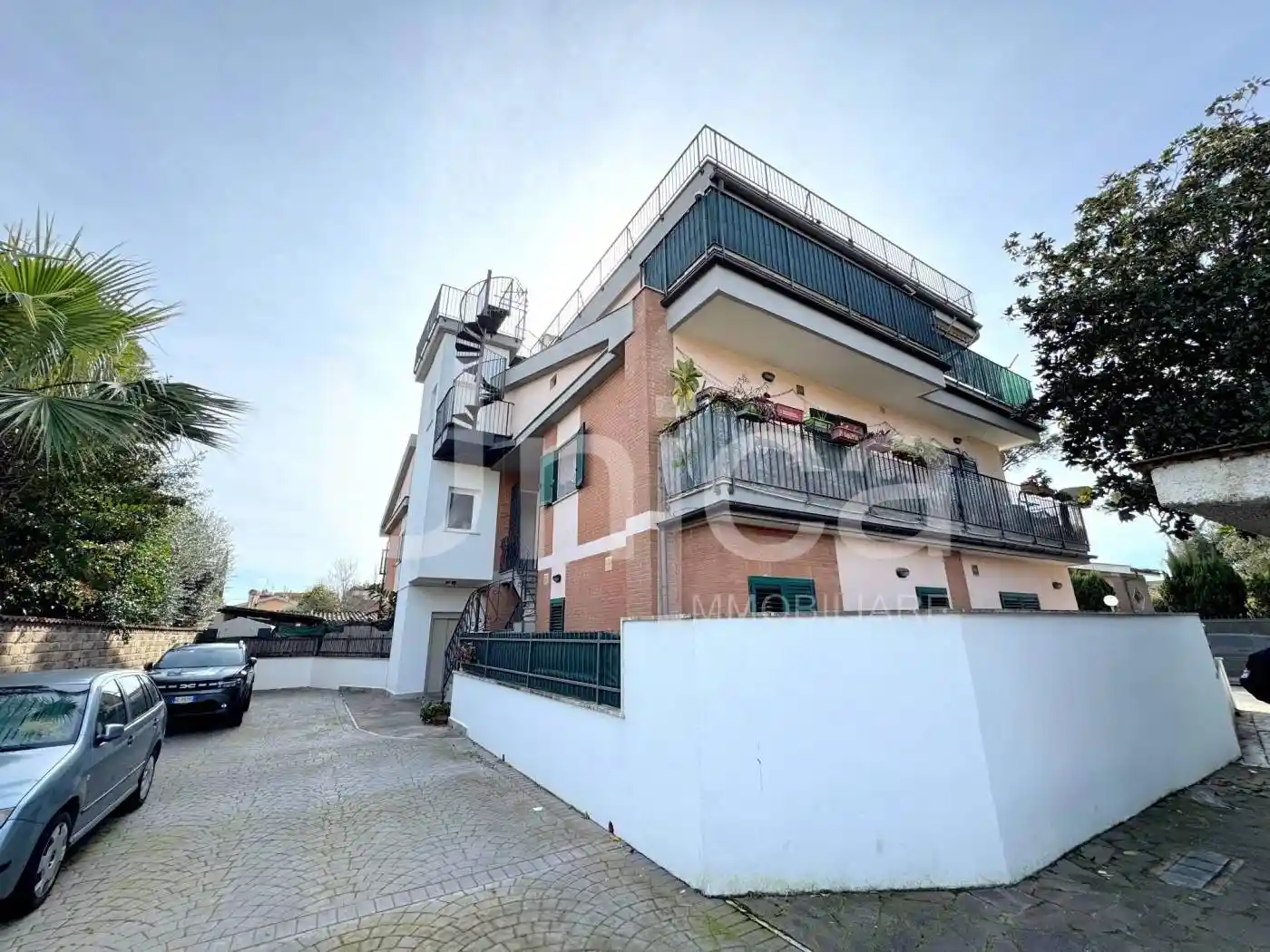 Palazzo - Edificio in vendita a Roma