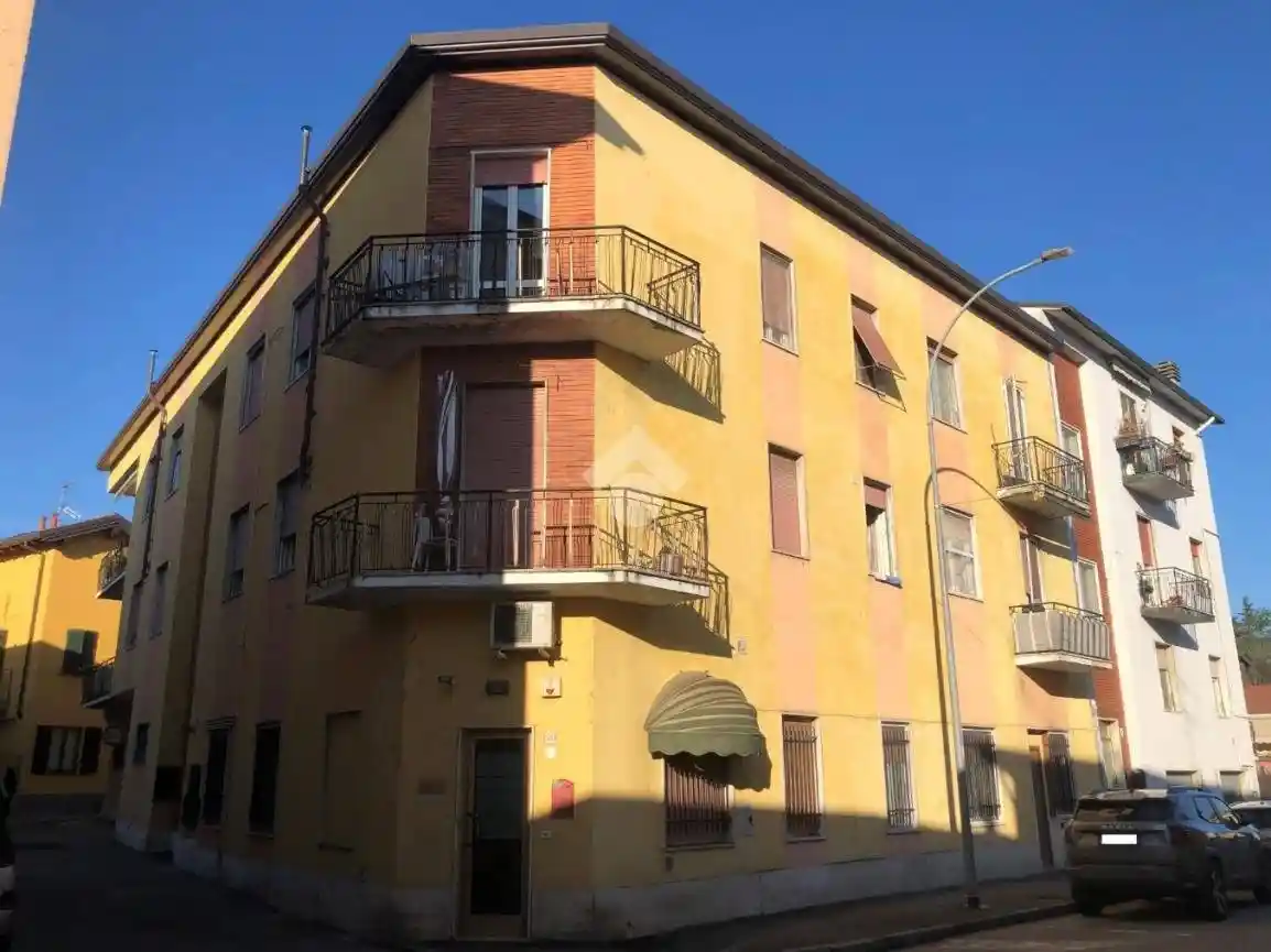 Appartamento in vendita a Lacchiarella