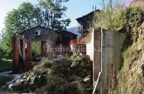 Palazzo - Stabile in vendita a Paesana