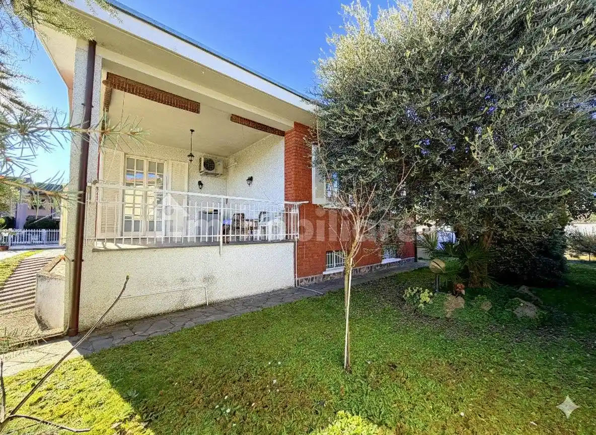 Villa in vendita a Inveruno