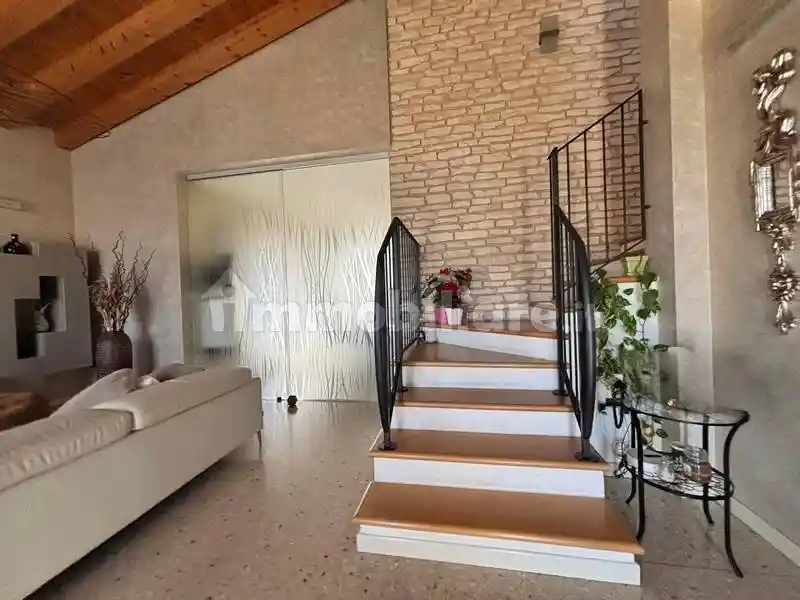 Villa in vendita a Ronco all'Adige