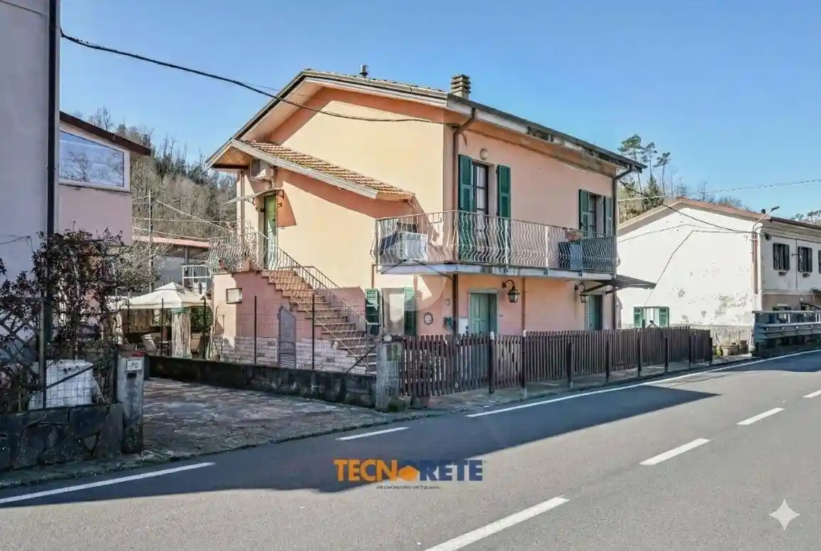 Casa indipendente in vendita a Riccò del Golfo di Spezia